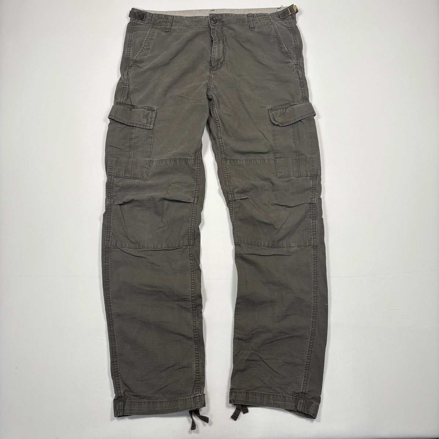 (M) Carhartt Cargo Pants